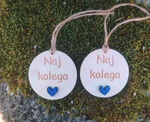 Drevená etiketa na fľašu Naj kolega
