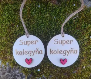 Drevená etiketa na fľašu Super kolegyňa