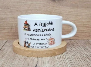 Hrnček Makrónka a legjobb aszisztens is megérdemli a kávét, ami erősebb, mint a gyerekek az osztályba...