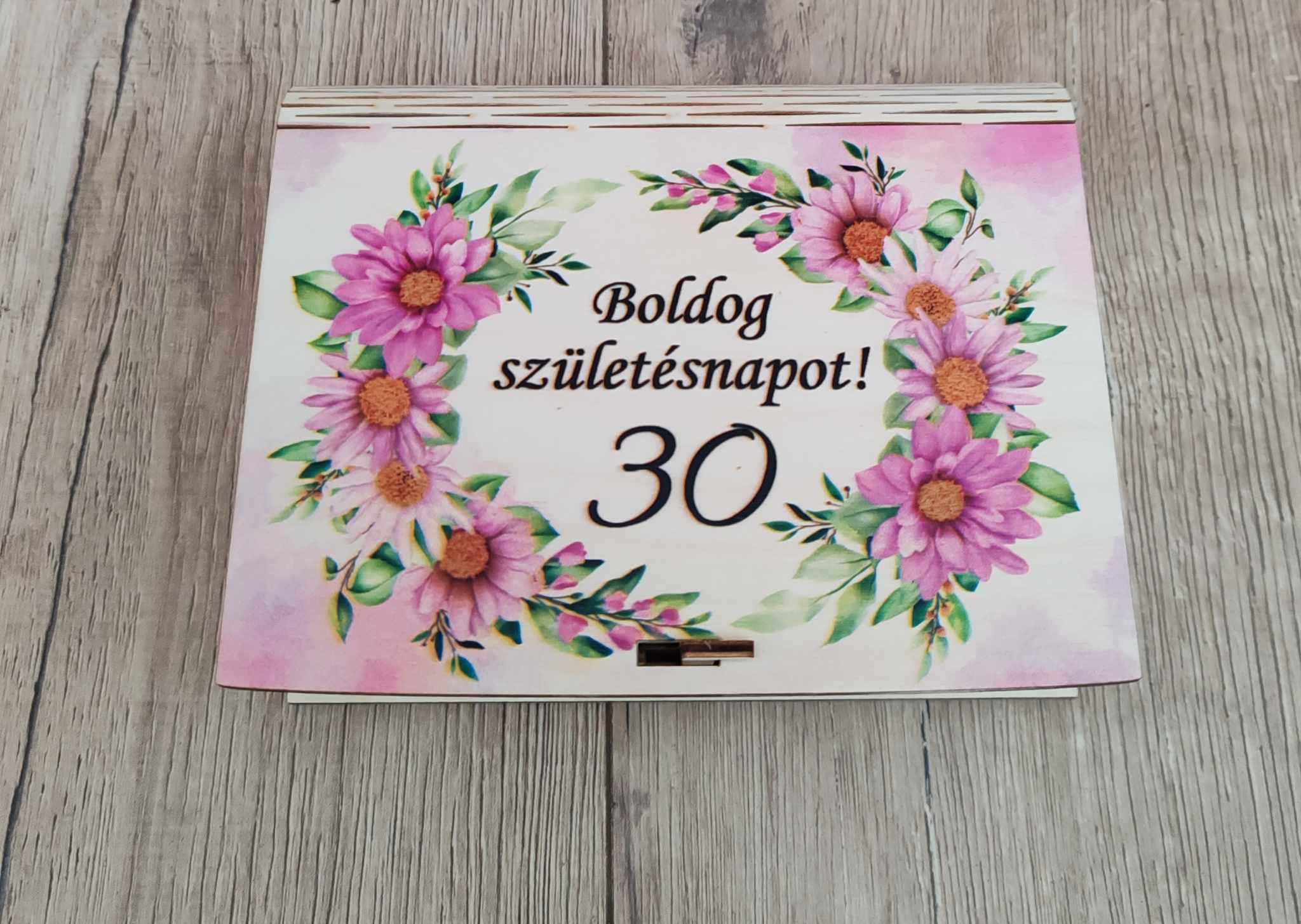 Narodeninová  drevená krabička na darovanie peňazí kvety