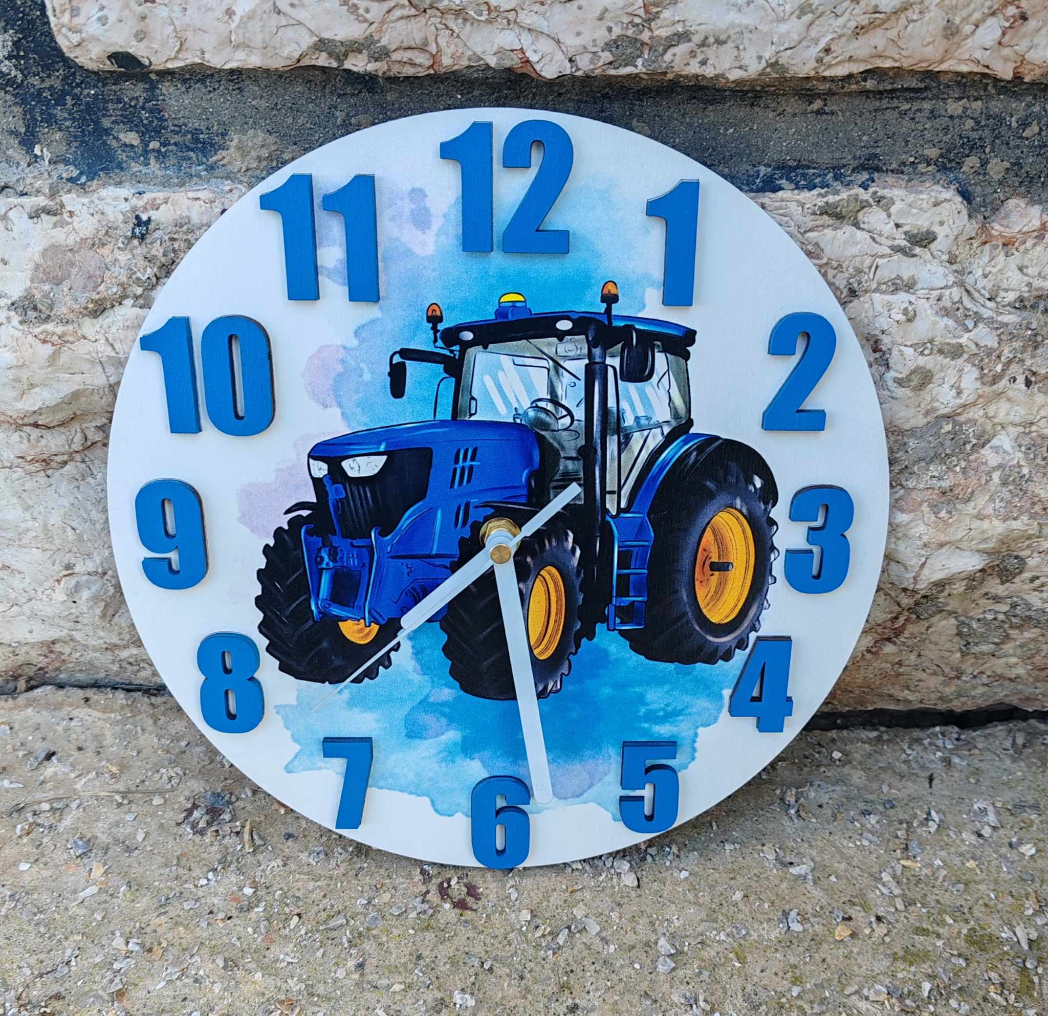 Nástenné drevené hodiny Modrý traktor