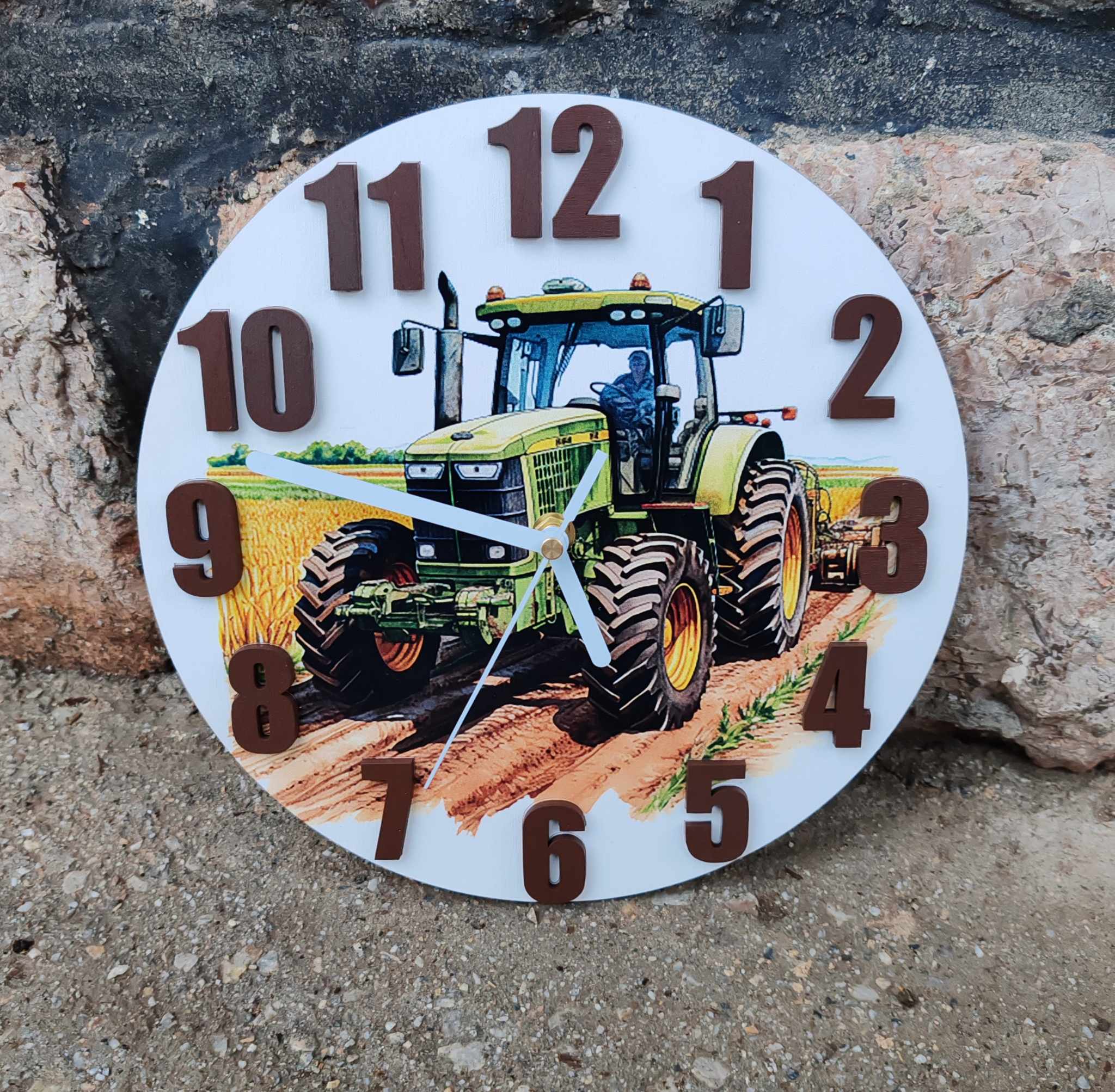 Nástenné drevené hodiny Zelený traktor