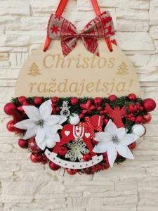 Drevená Vianočná dekorácia na dvere Červeno biela kombinácia Christos raždajetsja! 30cm