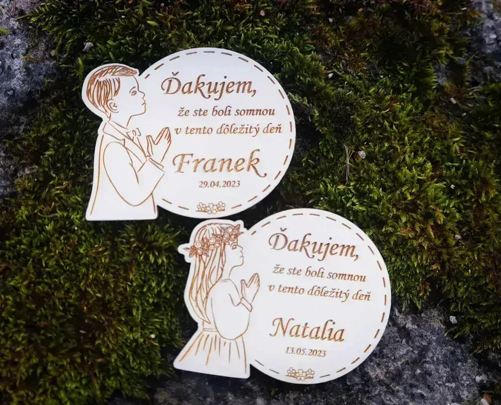 Drevená magnetka prvé sväté prijímanie - chlapec