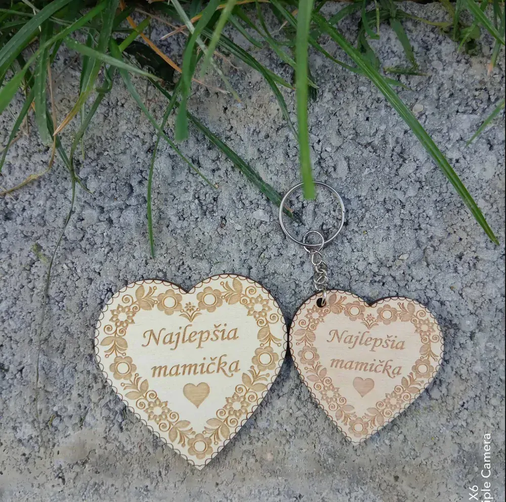 Drevené srdiečko magnetka Najlepšia mamička 2