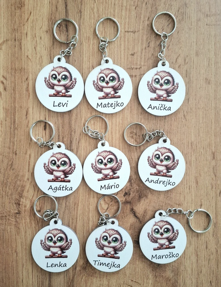 Drevená kľúčenka labubu