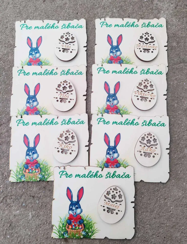 Drevená tabuľa pre malých šibačov na darovanie peňazí