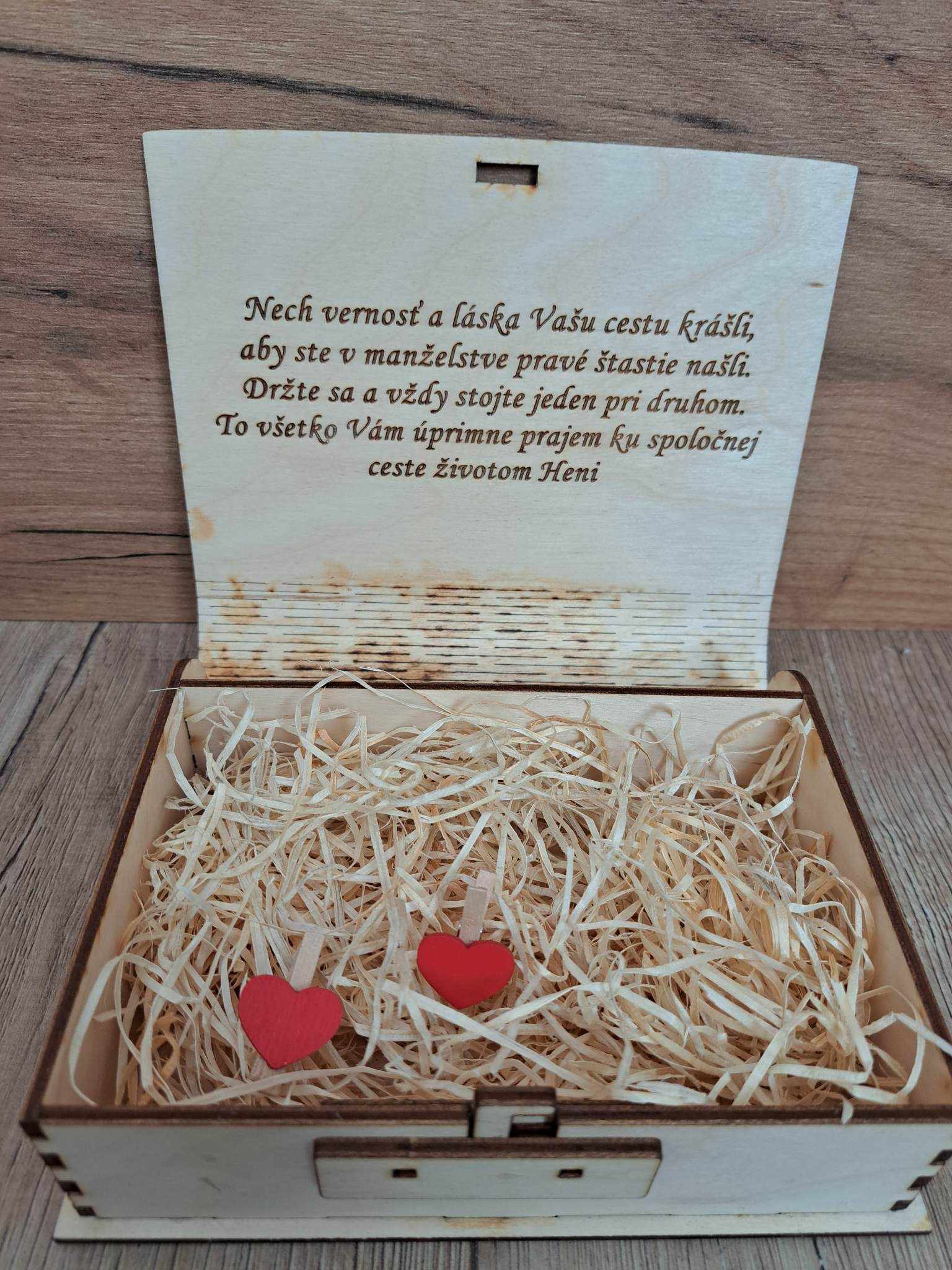 Svadobná drevená krabička na darovanie peňazí eukalyptus