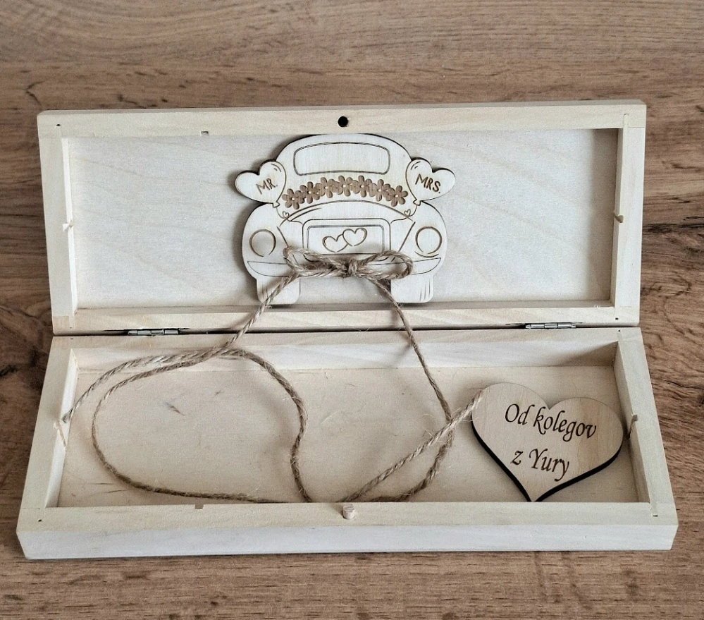 Drevená krabička pre mladomanželov auto