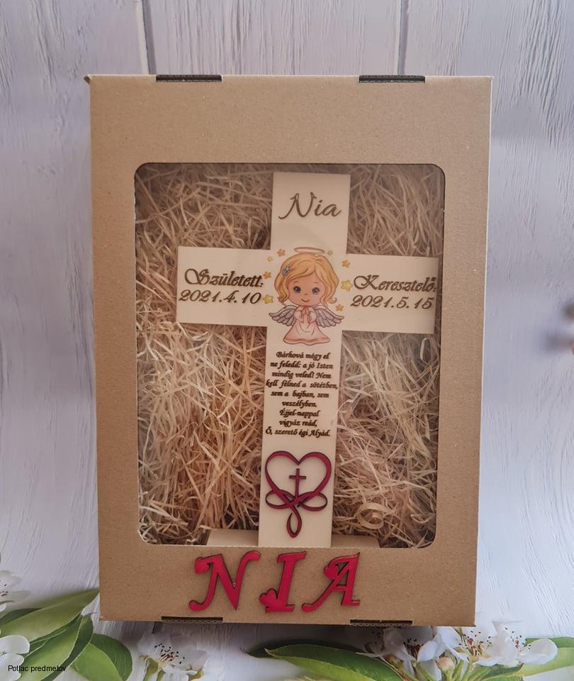 Drevený kríž na krstiny v darčekovom balení maďarská verzia
