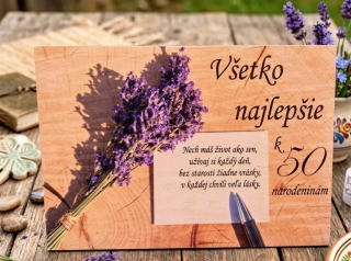 Drevená tabuľa s venovaním na 50 rokov